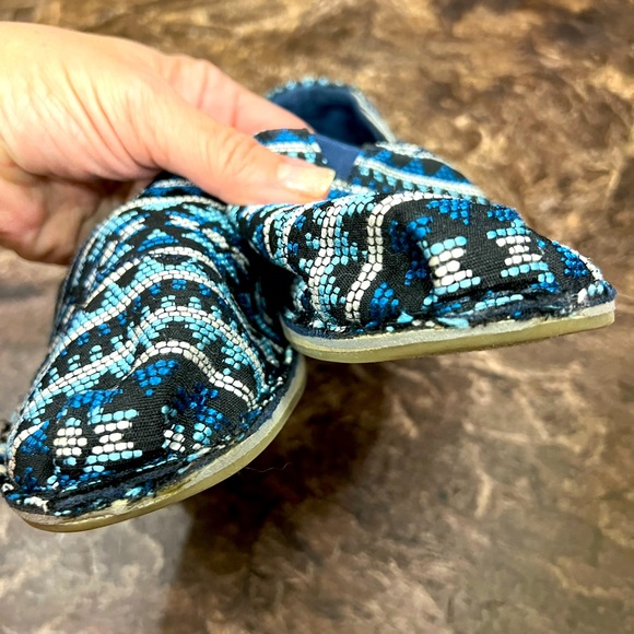 Skechers BOBS shades of blue Aztec design shoes - Picture 2 of 6